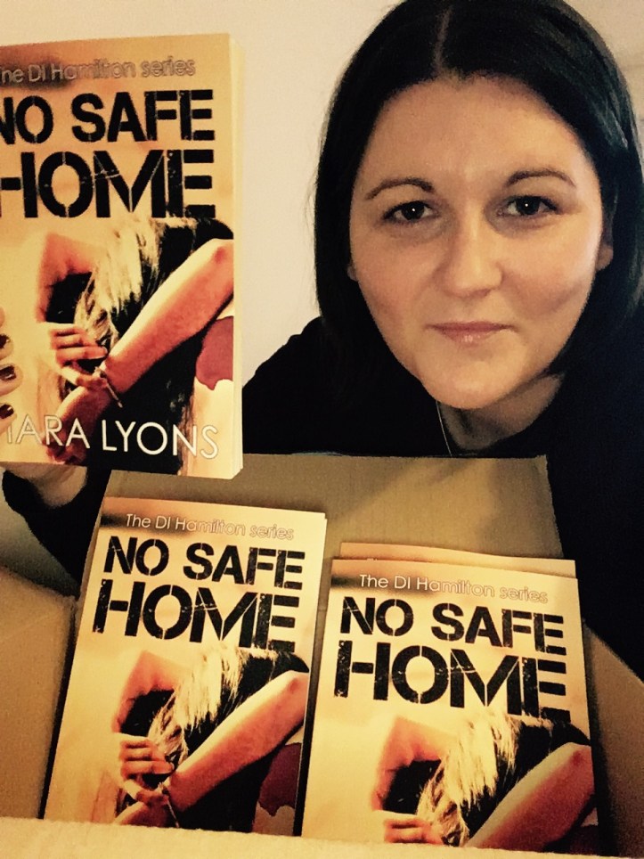 tara-lyons-no-safe-home-books