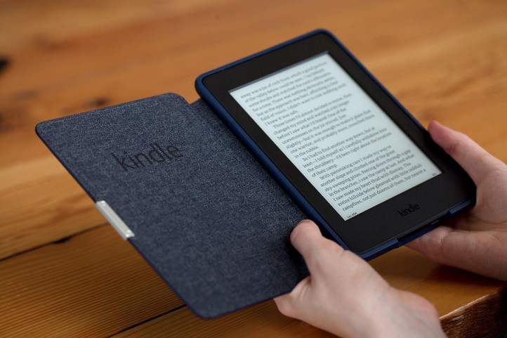 amazon-kindle-paperwhite-2015-in-hand-1500x1000