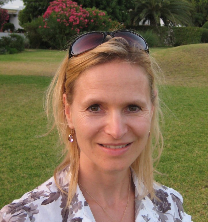 Maniupluated Lives - Photo - Helene edited