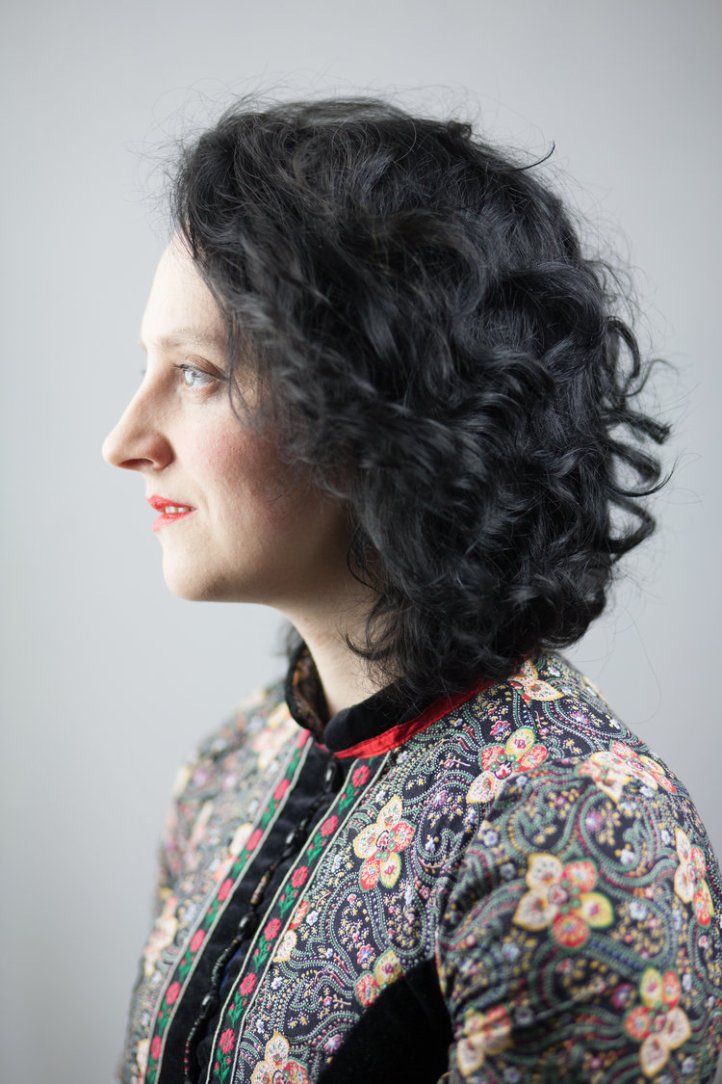 kateheadshotresized-3